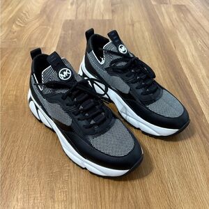 USED Michael Kors men’s Nick trainer sneakers size 9.5